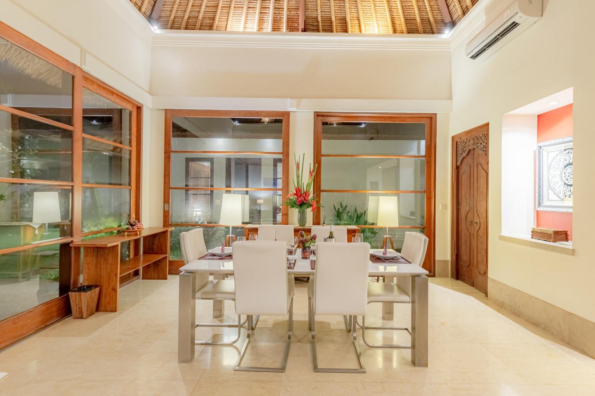 Villa Dorado - Steps From Jimbaran Beach Exterior photo