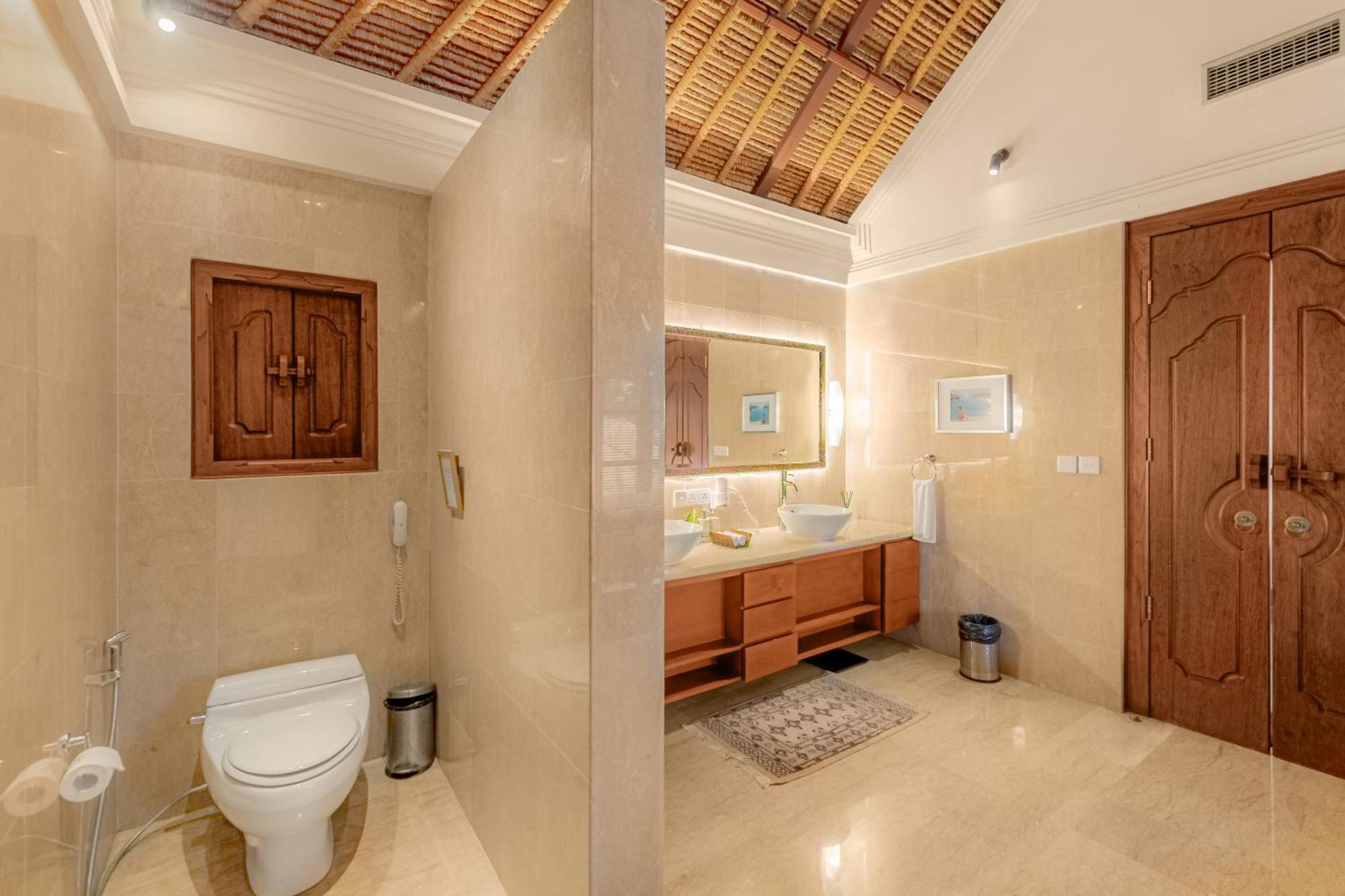 Villa Dorado - Steps From Jimbaran Beach Exterior photo