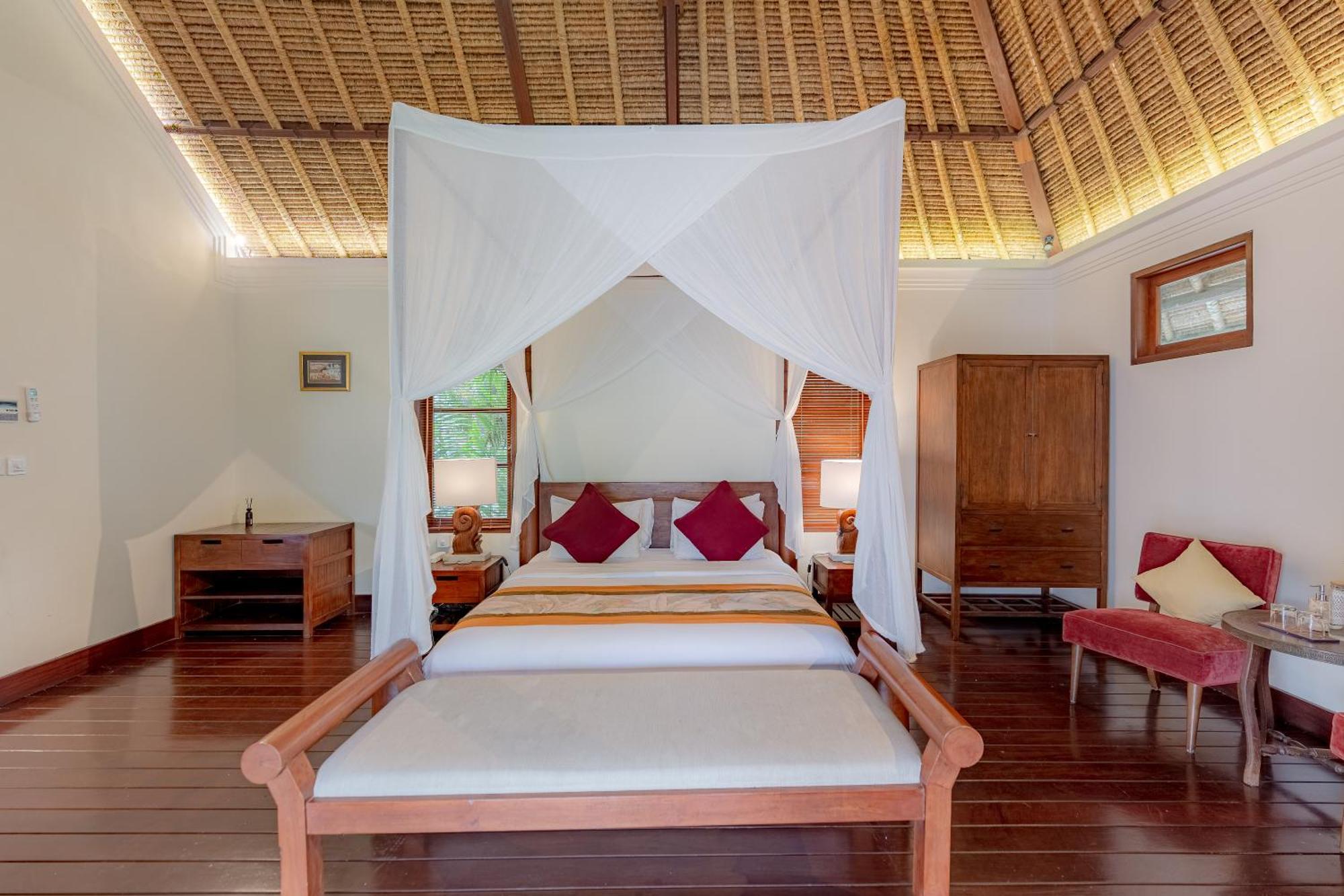 Villa Dorado - Steps From Jimbaran Beach Exterior photo