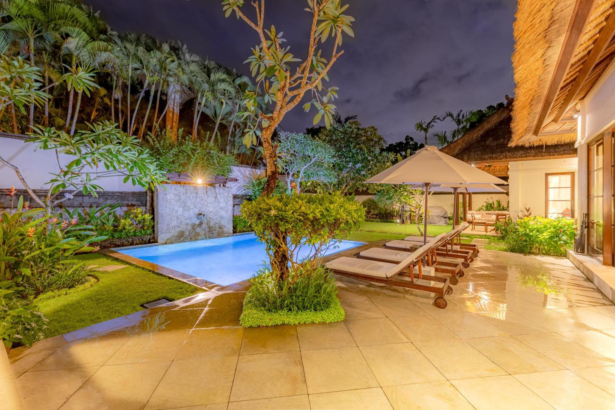 Villa Dorado - Steps From Jimbaran Beach Exterior photo